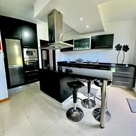 Sal E Pimenta House - A Wellbeing Retreat * Machico