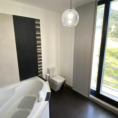 Sal E Pimenta House - A Wellbeing Retreat Machico (Madeira)