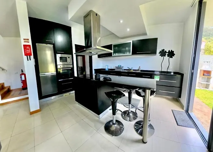 Sal E Pimenta House - A Wellbeing Retreat * Machico (Madeira)