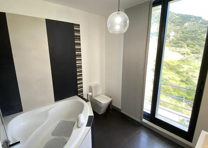 Sal E Pimenta House - A Wellbeing Retreat 마치코